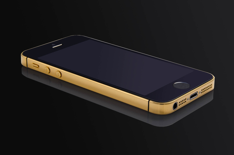 LUX IPHONE 5S IN BLACK FINISHED IN 24K YELLOW GOLD WITH DIAMOND